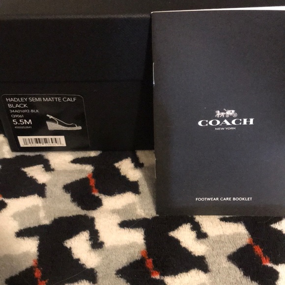 Coach Hadley Semi Matte Calf, Black, size 5.5M - Picture 4 of 5